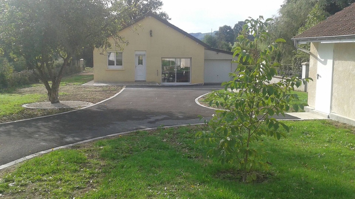 Thil-sur-Arroux House | lake house in thil sur arroux