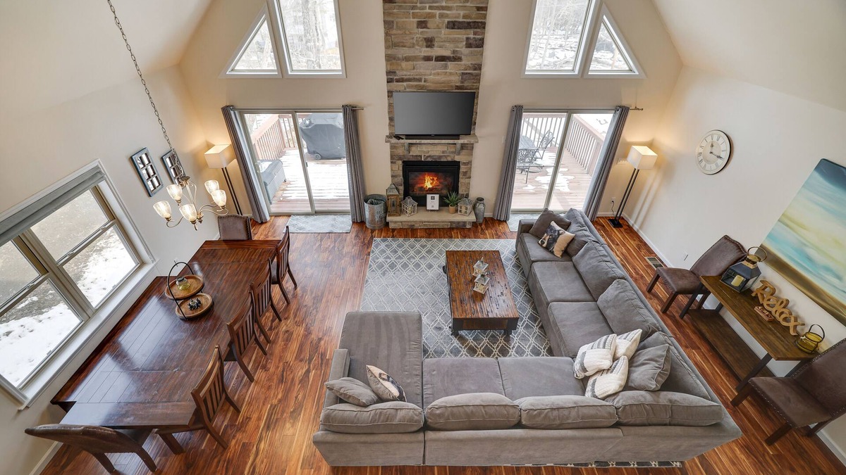 Lackawaxen Ski Chalet | Lake House in the Summer, Ski Chalet in the Winter, Pet Friendly!