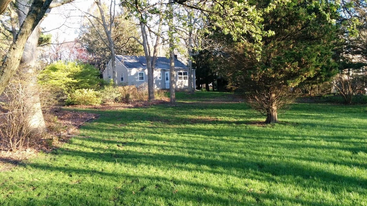 Southold House | Lake House Located Near North Fork Wineries