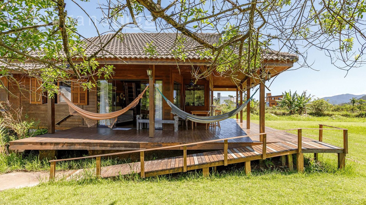 Rio Vermelho Sul House | Lake House - Nature and Peace