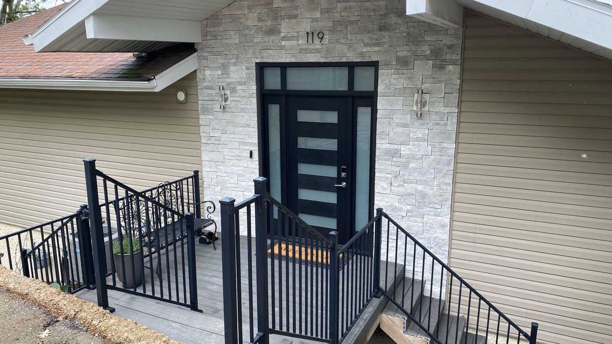Lake Ozark House | Lake house, new dock, boat slip. Great golfing & fishing. nSleeps 6 Adults.