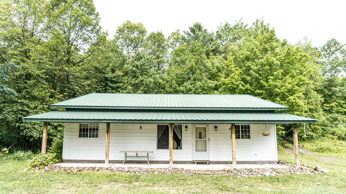 New Auburn House | Lake House on the beautiful and private Sand Lake