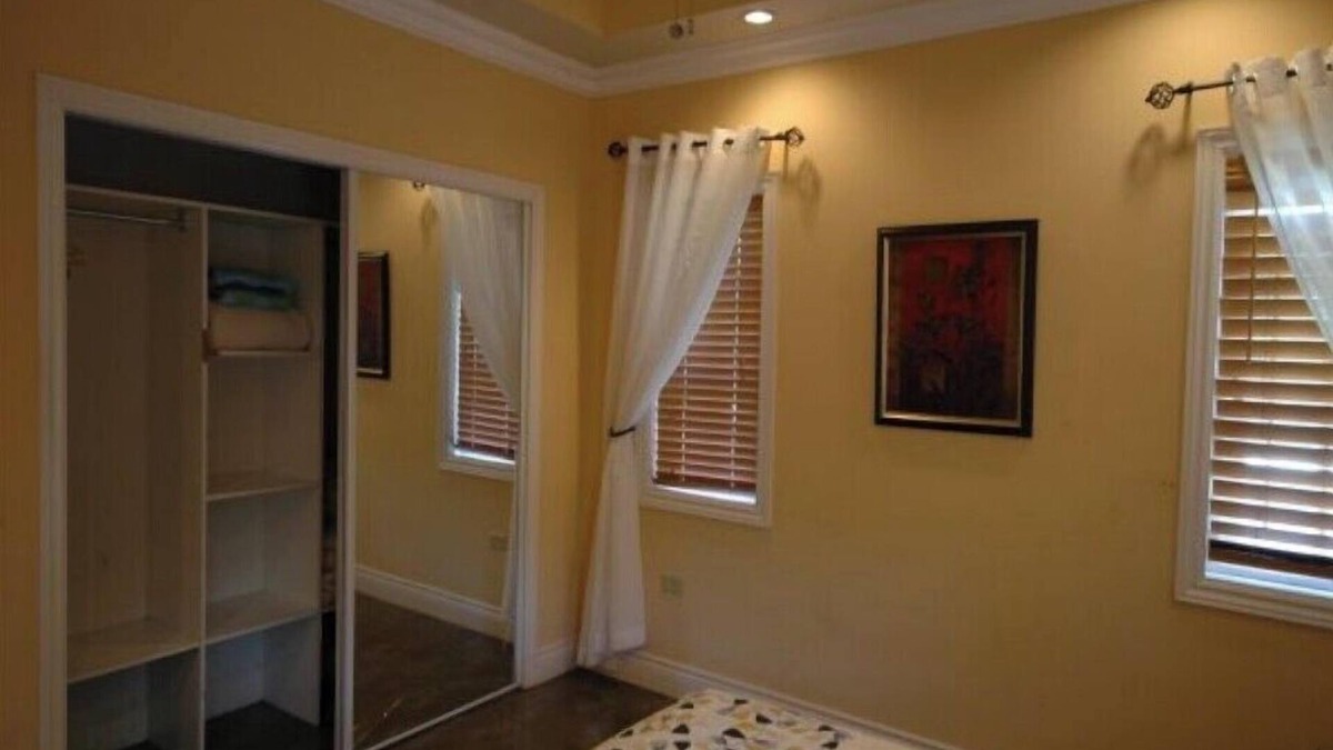 Golden Grove Villa | Lake House