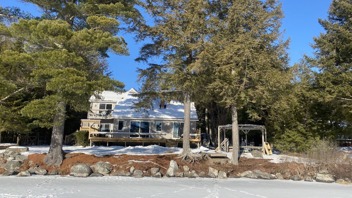 Lincoln House | Lake House