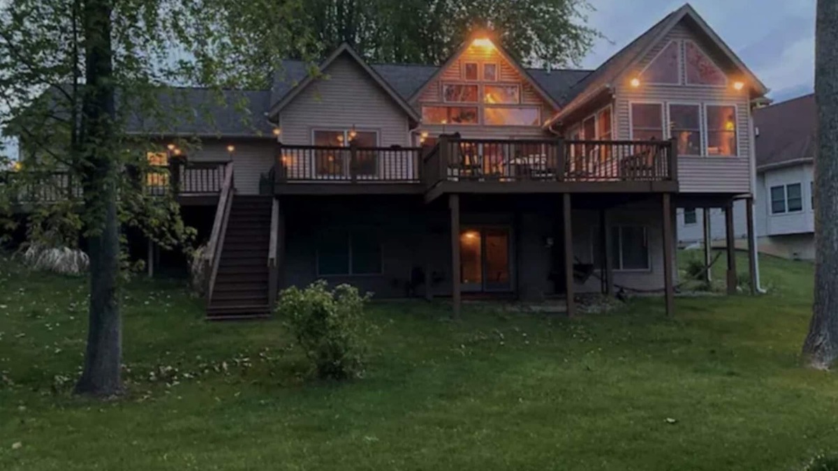 Grand Junction House | Lake House w/office/fireplace /gorgeous lake views. 15 min away South Haven.