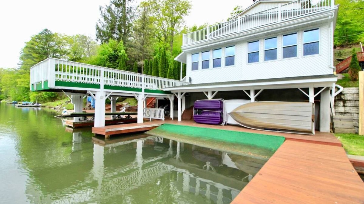 Hancock House | LAKE HOUSE WITH PRIVATE DOCK TO CANNON BALL OFF!