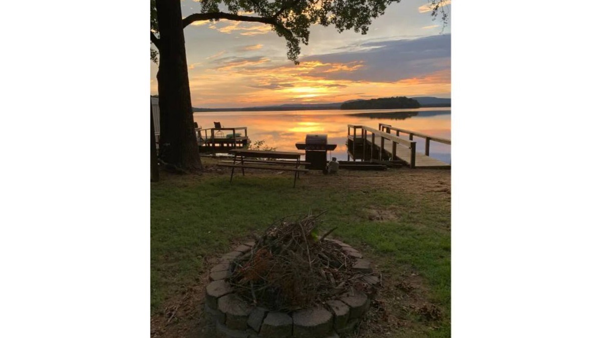 Perryville House | Lake house with spectacular view