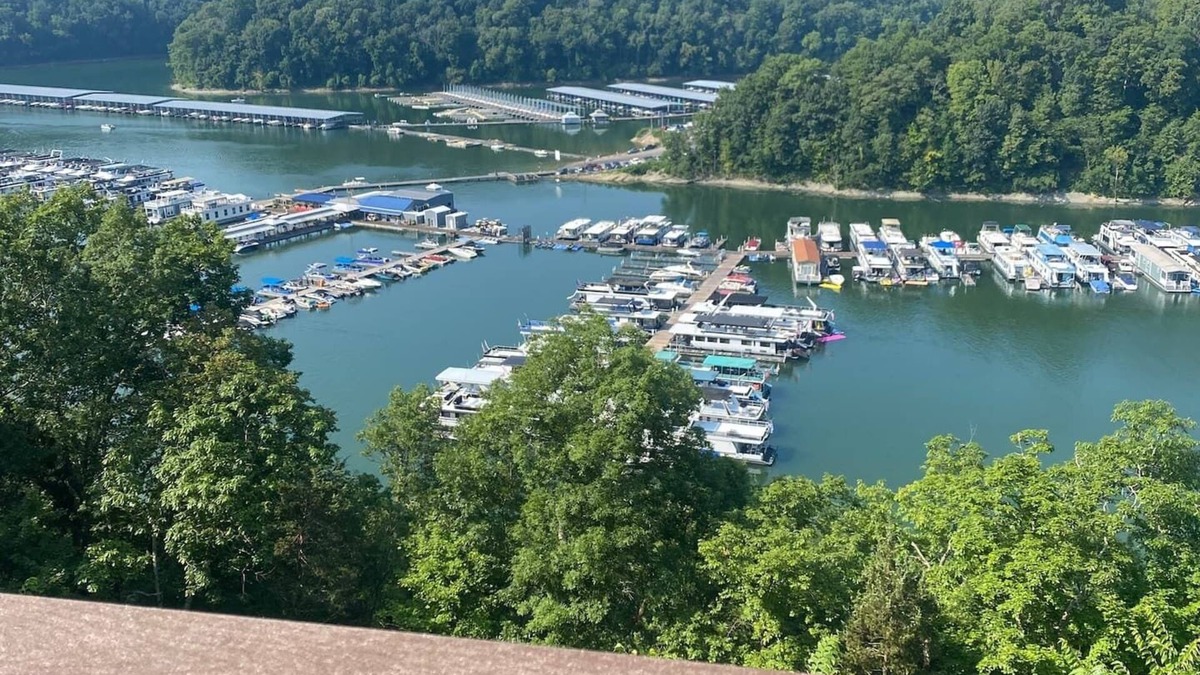 Somerset House | Lake House with stunning view of Lake Cumberland
