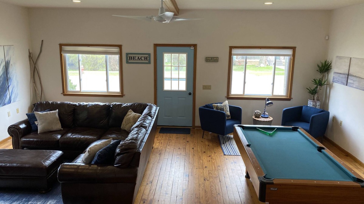 Harbor Beach House | Lake Huron Harbor Getaway-Walk to Downtown and the Beach