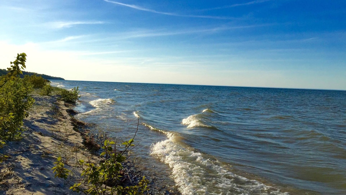 Rogers City Cottage | Lake Huron Hideaway - Unwind, Relax, and Connect