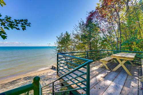 Lexington House | Lake Huron Retreat with Hot Tub, Screened Porch!