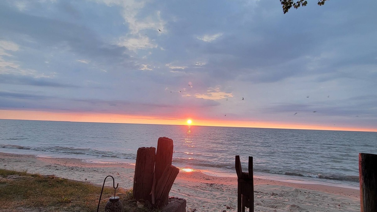 Au Gres House | Lake Huron Waterfront Oasis