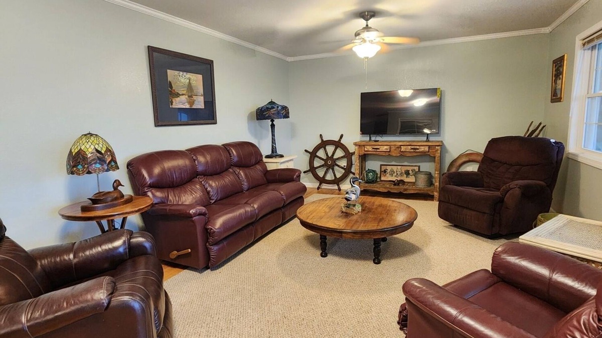 Benton House | Lake it Easy at Kentucky Lake