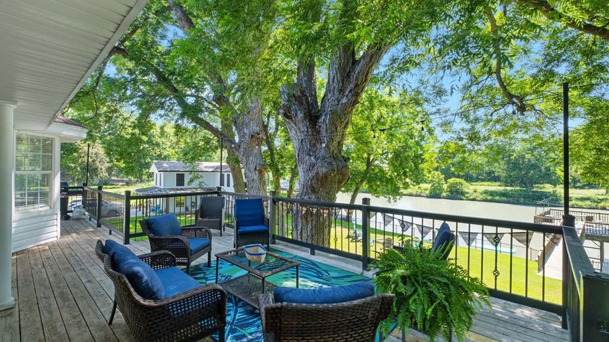 Seguin House | Lake It Easy on Lake McQueeney