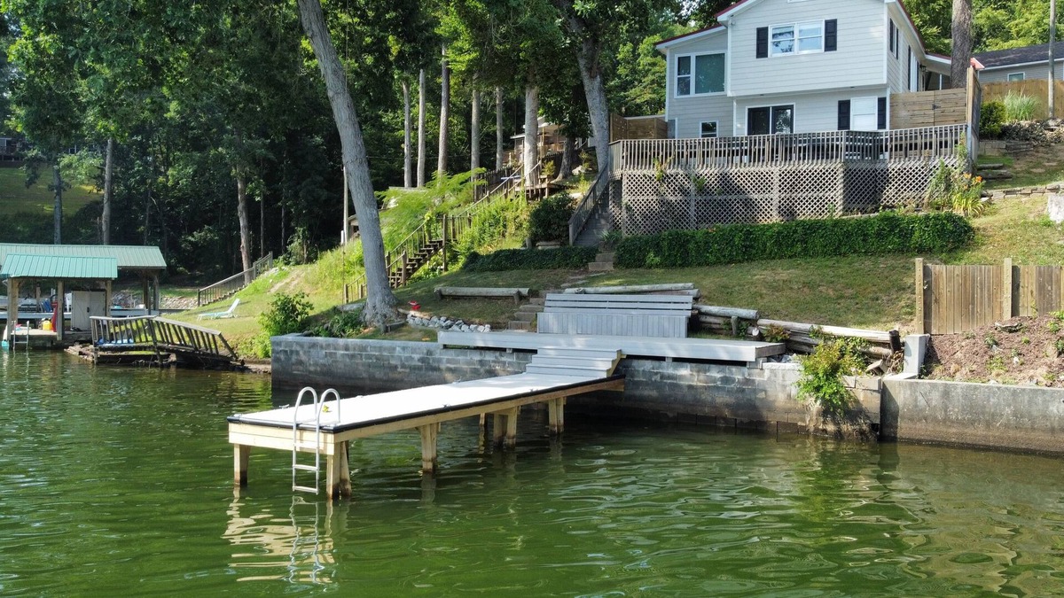 Monticello House | Lake Jackson Waterfront Home w/breathtaking views & dock
