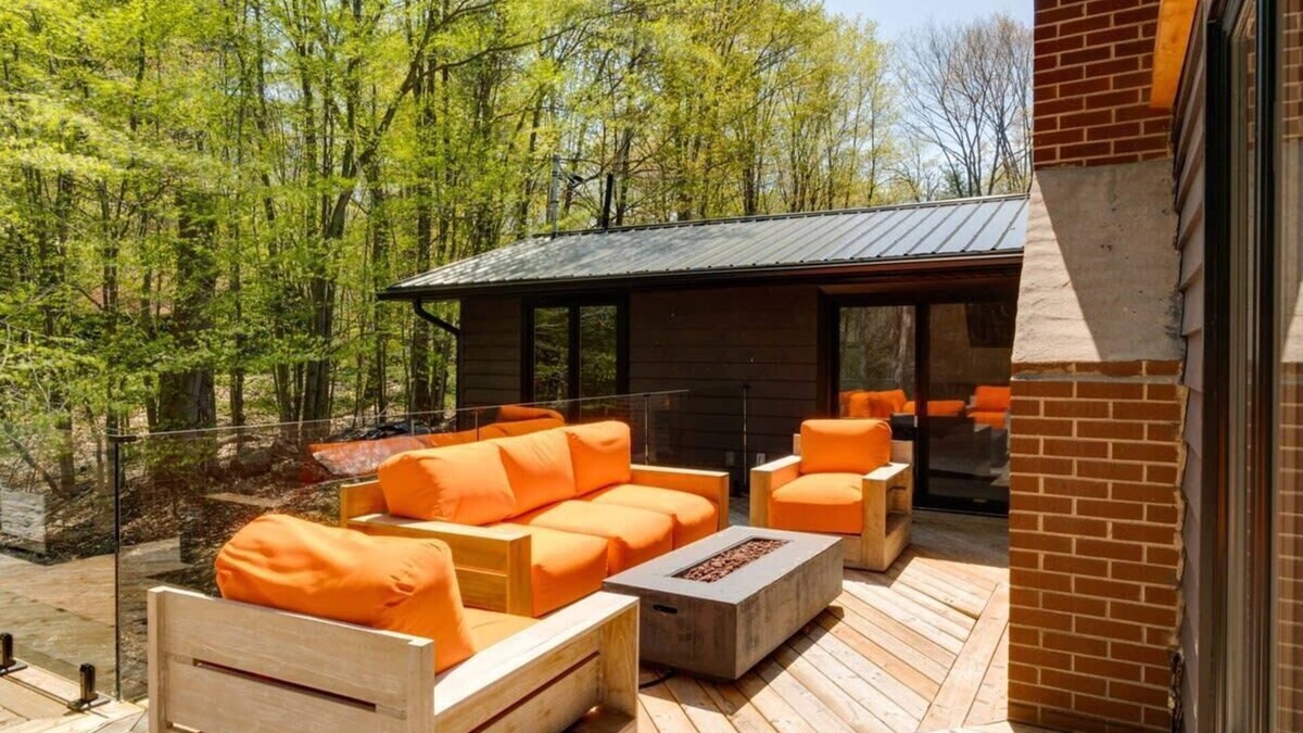 Muskoka Lakes House | Lake Joe Wonderland S
