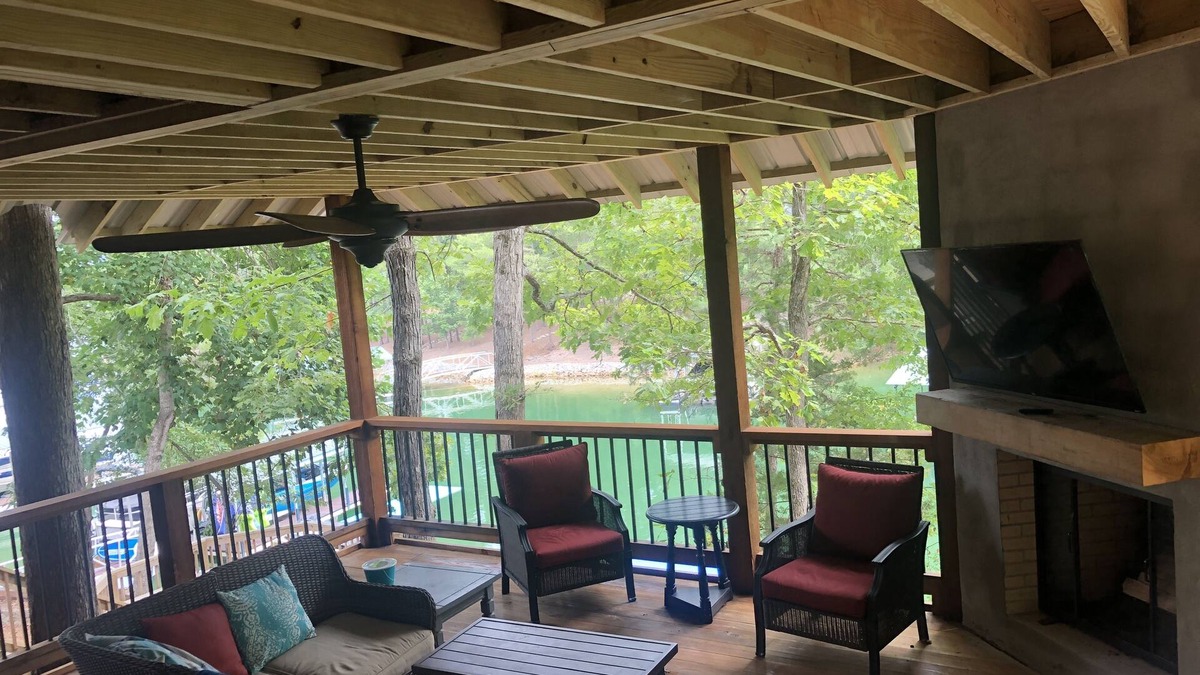 Seneca Cabin | Lake Keowee Cabin 14 miles to Clemson with Hot Tub and new private dock