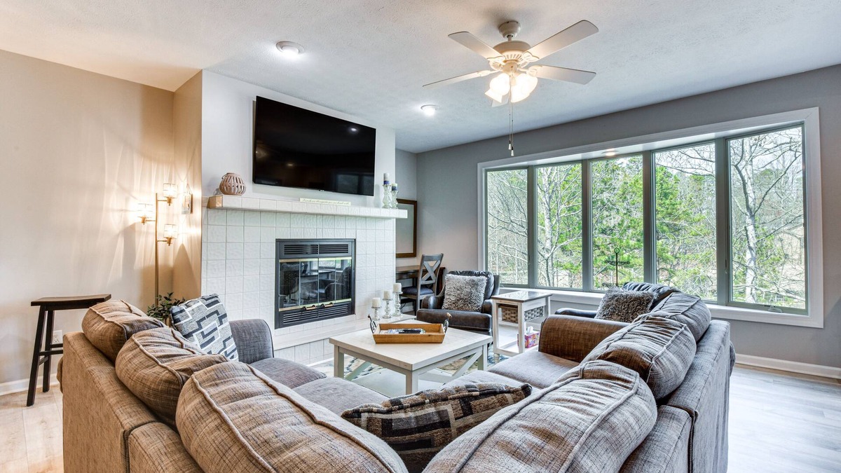 Salem Condo | Lake Keowee Resort Condo: Pool, Beach, Golf Access