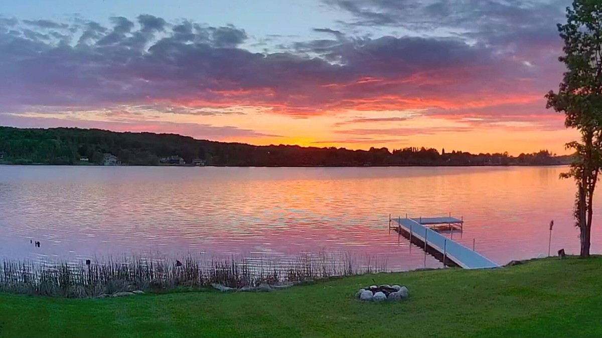 Lake Leelanau House | Lake Leelanau Waterfront Home: 10 min to Leland, Suttons Bay, Lake Michigan