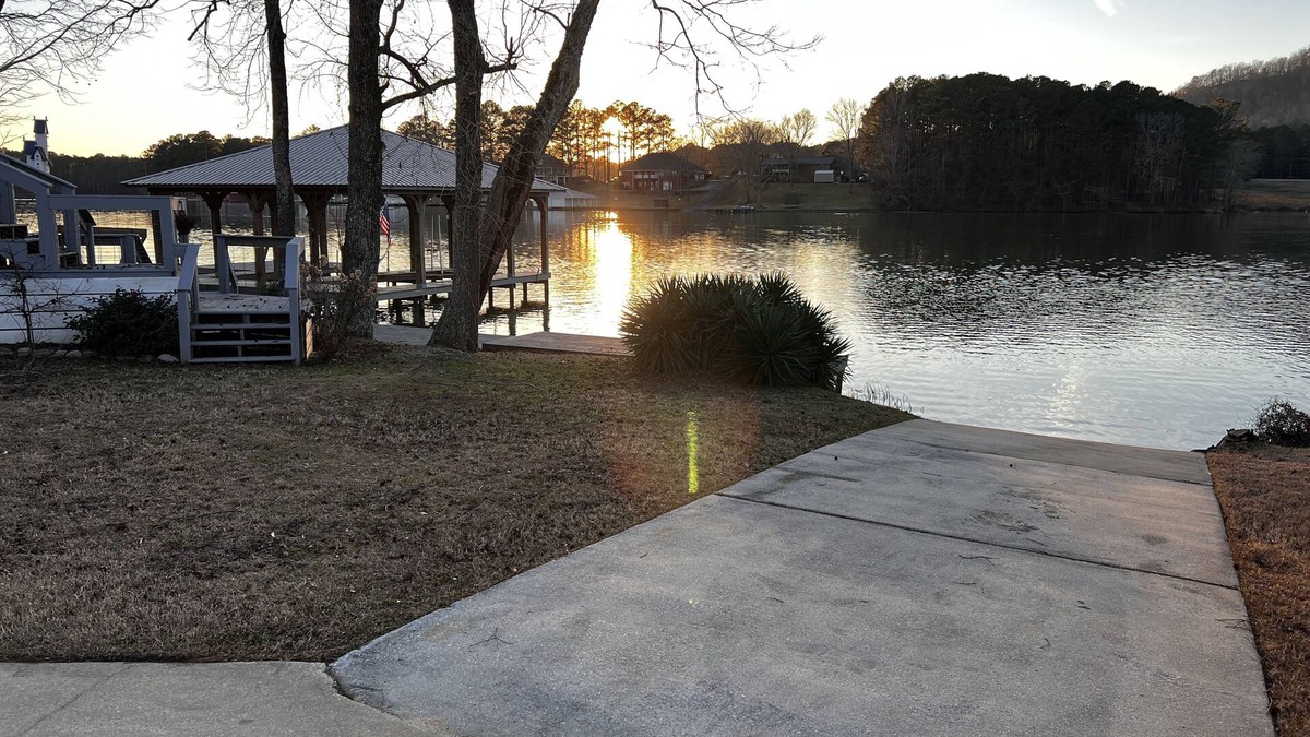 Rainbow City House | Lake Life! 4 BR Waterfront Home on Neely Henry