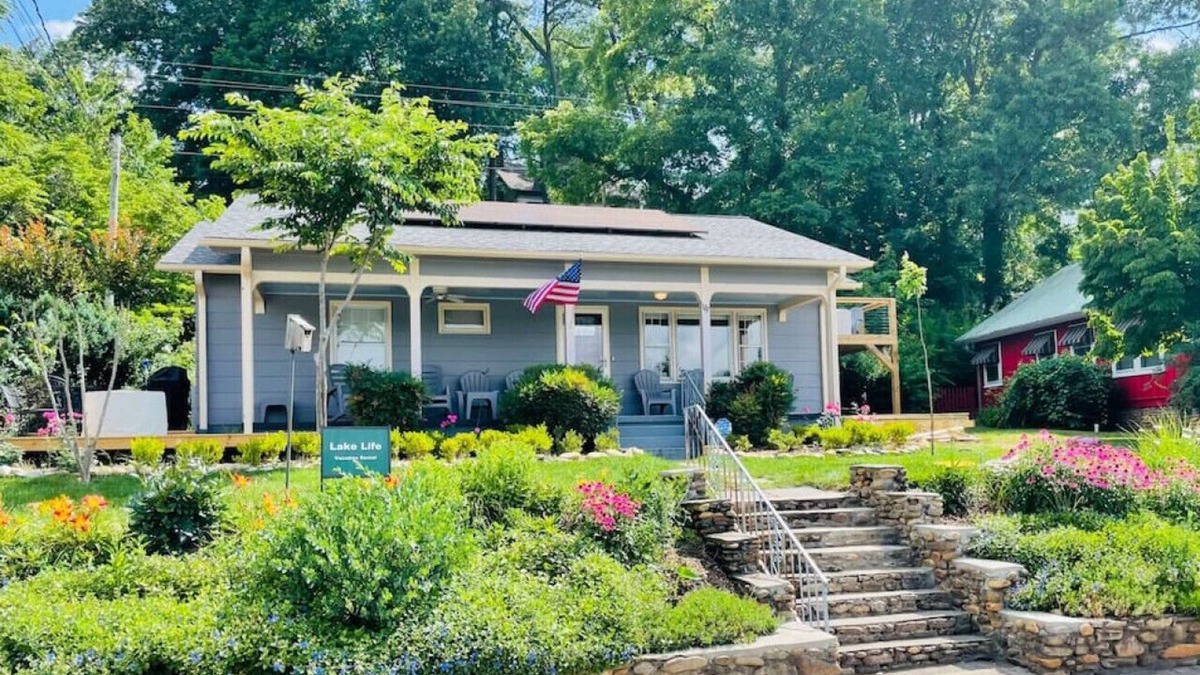 Lake Junaluska House | Lake Life House - 1 min walk to Lake J Assembly -10 min to Waynesville & BR Pkwy