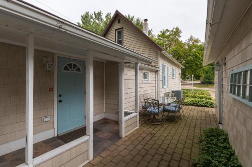 South Haven House | Lake Life - located just steps to South Beach