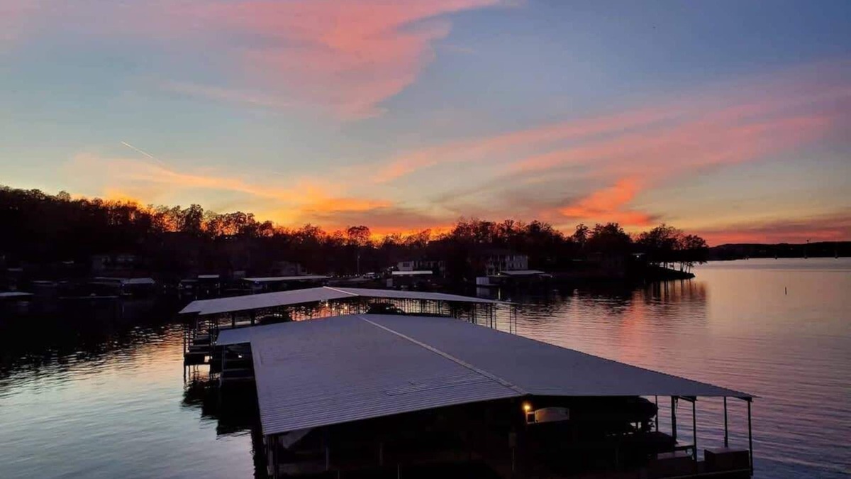 Osage Beach Condo | Lake Life Reimagined -best location best view 17mm