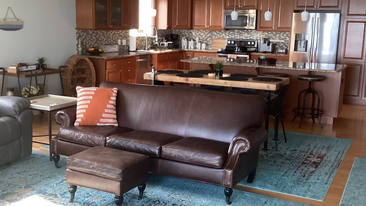 Geneva-on-the-Lake Condo | Lake Life-The beach is your back yard! 3br/3ba Oct-April rent 3 get 4th free-ask