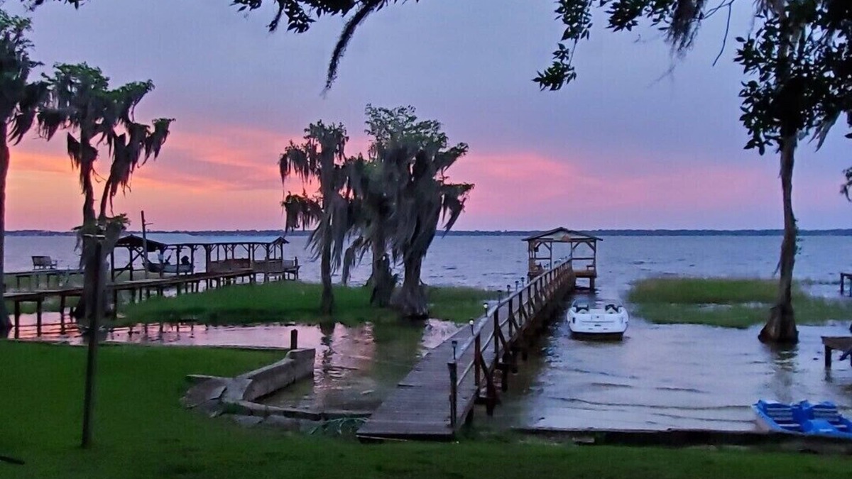 Melrose House | Lake living close to Gainesville, UF Health and University of Florida