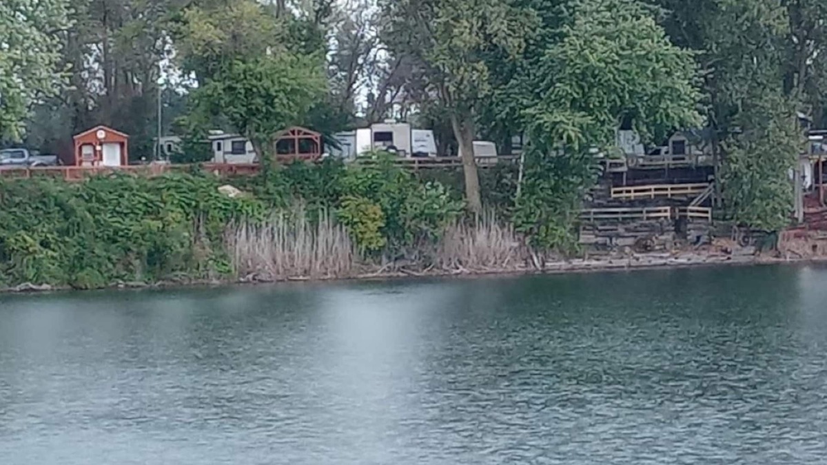 Portage RV Rental | Lake Lot Camping Relaxing Fun!