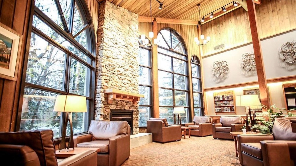 Lake Louise Hotel | Lake Louise Inn