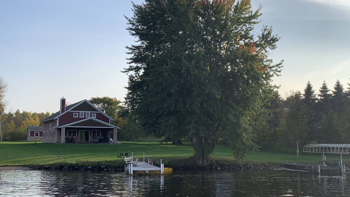 Holcombe Cabin | Lake Lover's Dream!
