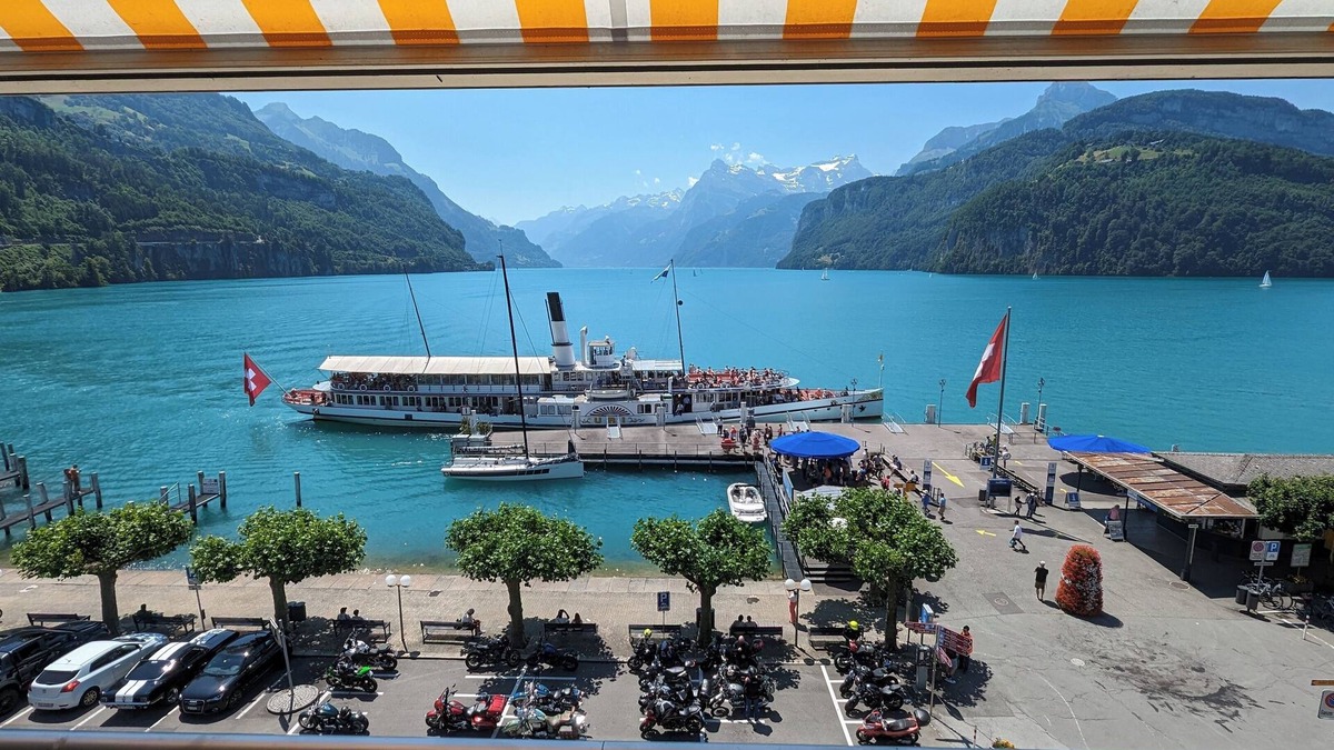Brunnen Apartment | Lake Lucerne apt: spectacular lakeside view, central, family friendly