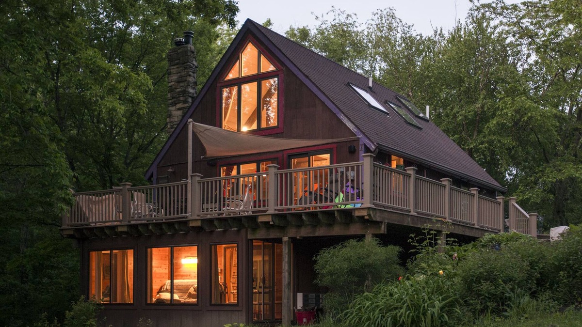 Oakdale House | Lake MacBride Cabin & State Park! Near Amana Colonies, Iowa City & Cedar Rapids