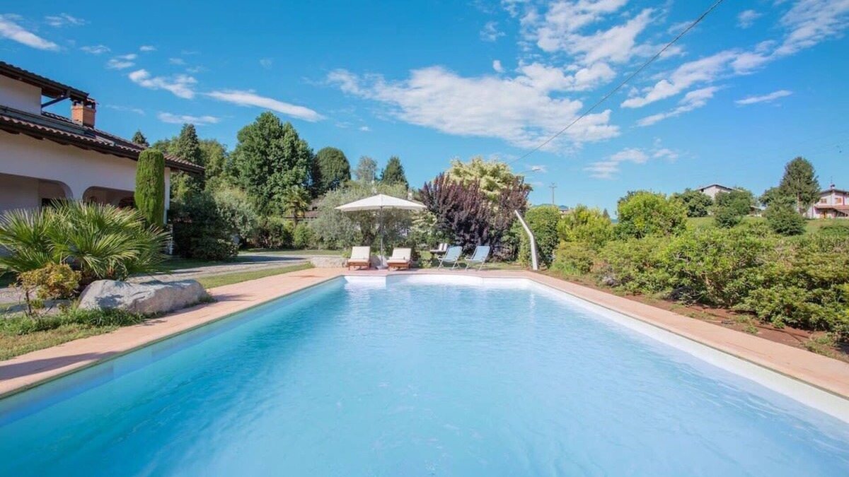 Brebbia House | Lake Maggiore 3 bed villa with pool