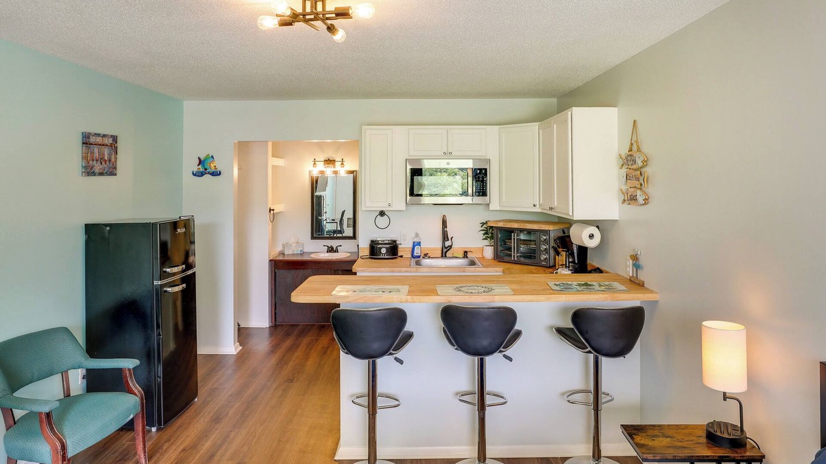 Eutawville Apartment | Lake Marion Gem: Communal Outdoor Space w/Views!
