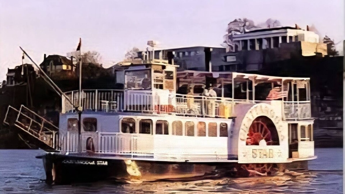 Calhoun County Boat Rental | Lake Marion, S.C. Side Paddlewheel Boat, 3 Bed, 3 Bath Low Falls SC, Authentic.