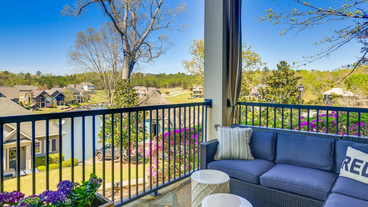 Dadeville Condo | Lake Martin Condo w/Community Perks & Views!