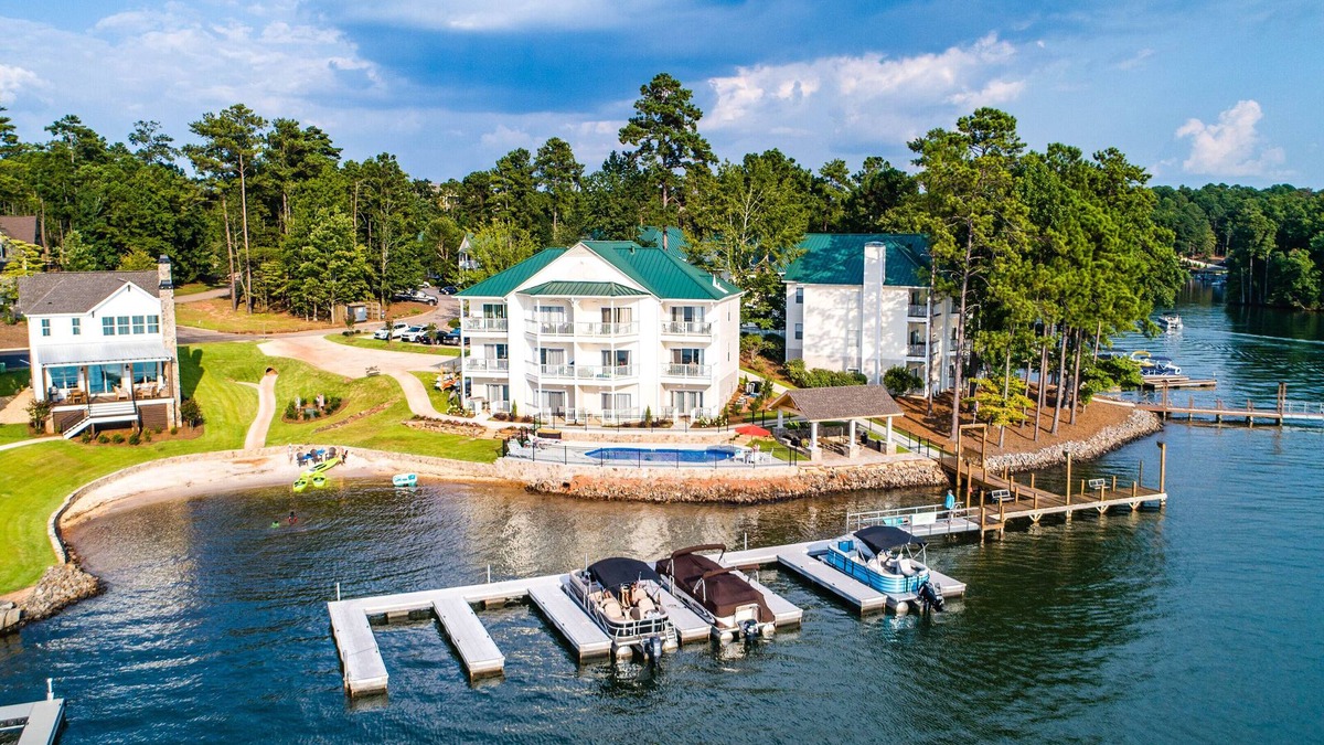 Dadeville Condo | Lake Martin Retreat – Stunning Views, Heated Pool & Private Beach