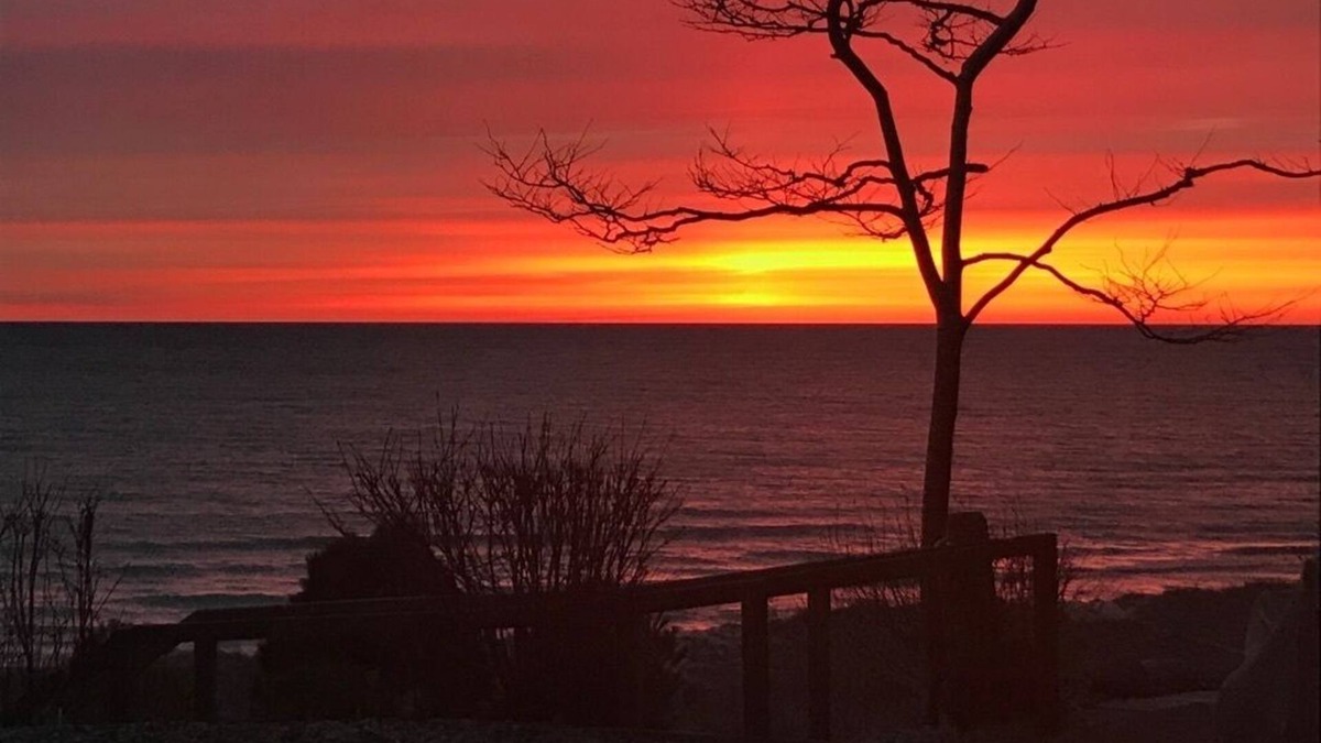 Shelby House | Lake Michigan 100 ft Private Beach Front