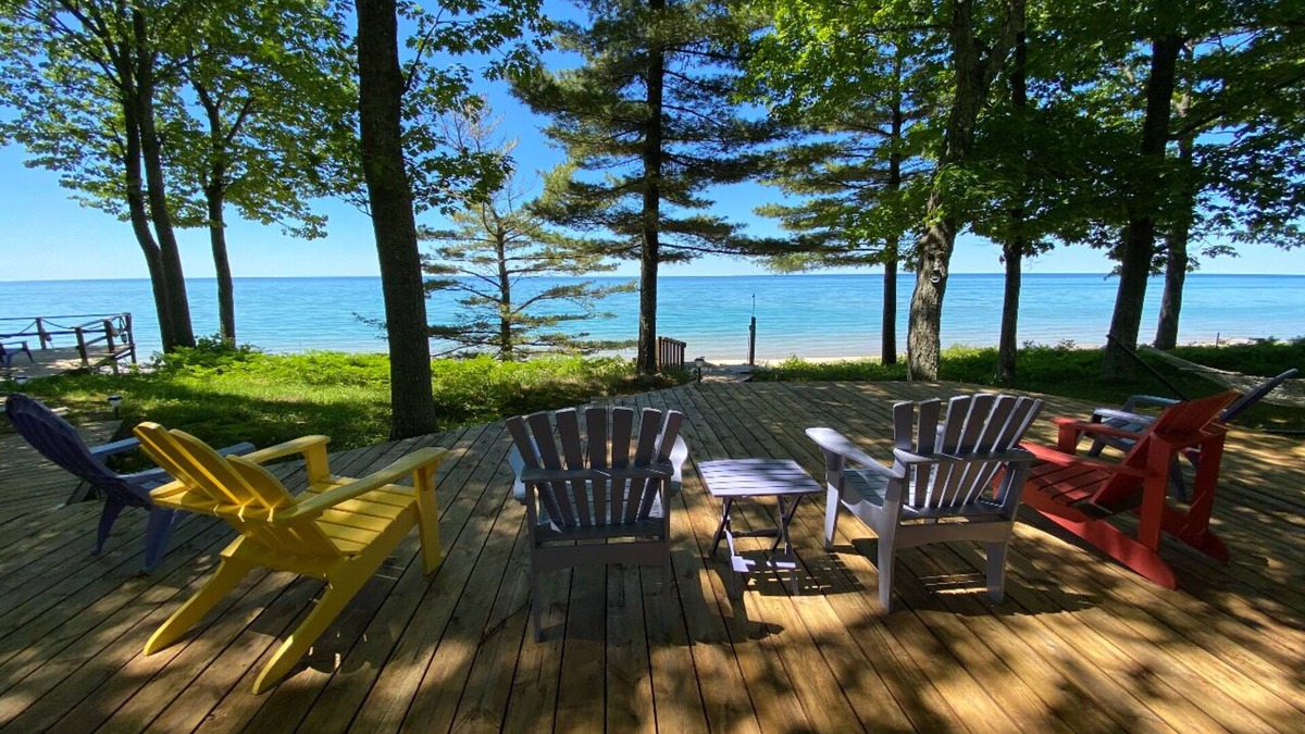 Harbor Springs House | Lake Michigan beachside cottage in Good Hart