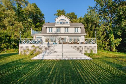 Lake Michigan Beach House | Lake Michigan Retreat- Upper Duplex