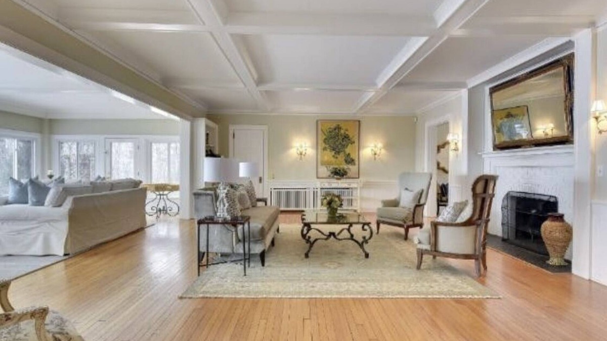 Minnetrista House | Lake Minnetonka Beauty! Sleeps 18 ~ Dramatic Sweeping Views Of The Upper Lake