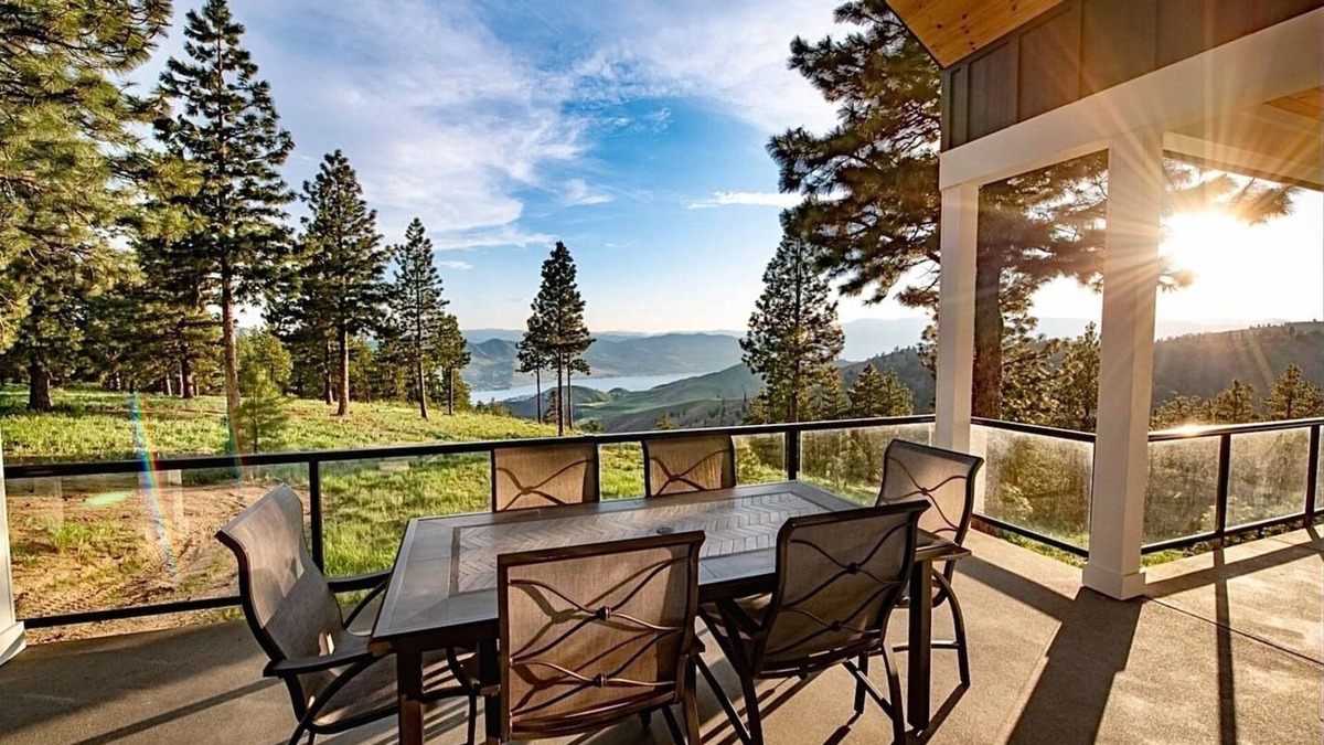 Chelan House | Lake+mtn views | Hot tub | Seclusion in the hills