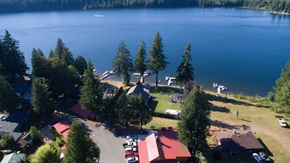 Matlock Cabin | Lake Nahwatzel Resort, Cabin #1, Shared Dock just steps away! Now with WIFI!