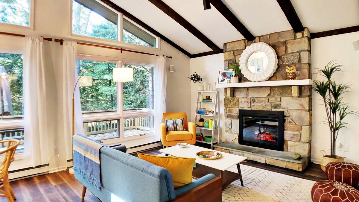 Pocono Pines Ski Chalet | Lake Naomi Poconos Gem★HotTub+Game Room+Fire Pit Mid-Mod Chalet★Golden Owl PA