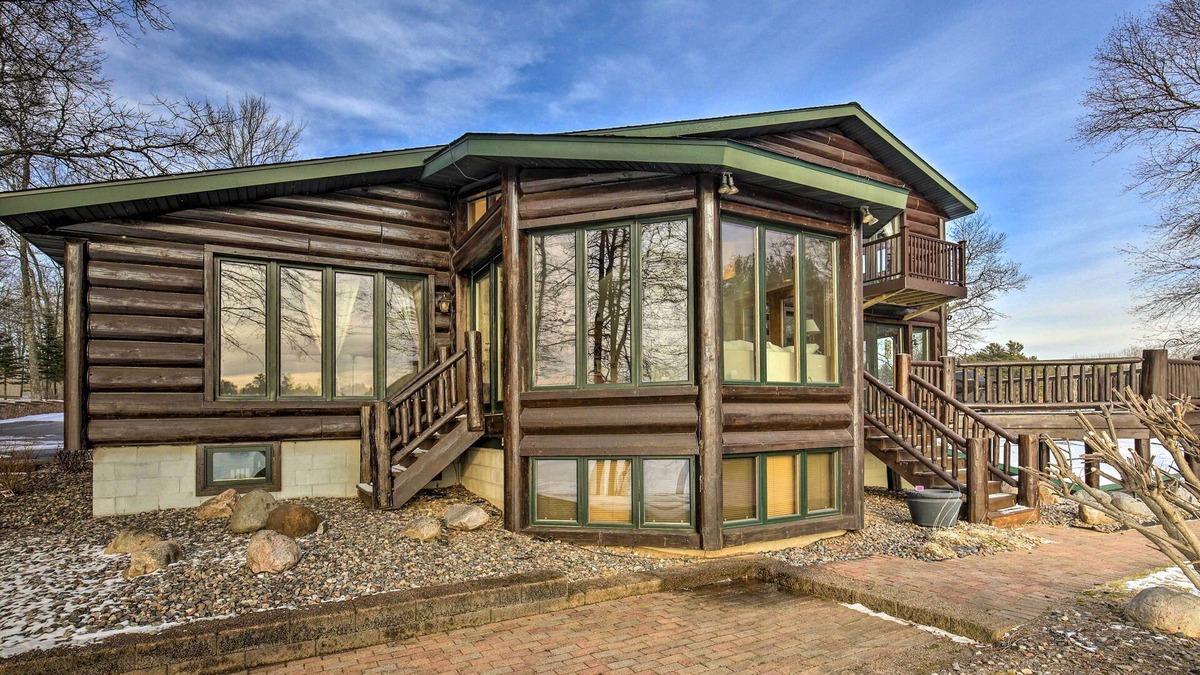 Tomahawk House | Lake Nokomis Escape w/Dock & Beach Access