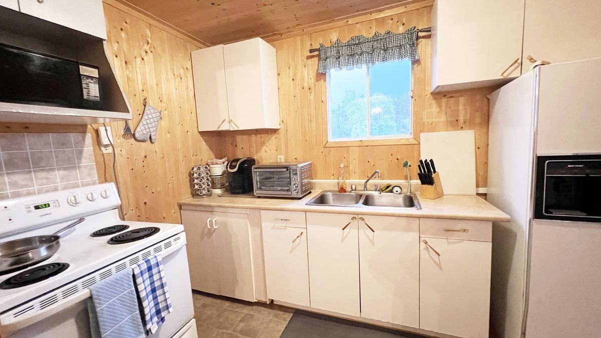 Sudbury District Cabin | Lake Onaping Lodge