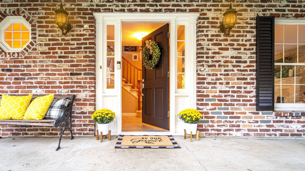 Lake Grove House | Lake Oswego Home for the Summer ! Central to Restaurants and All PDX Offerings