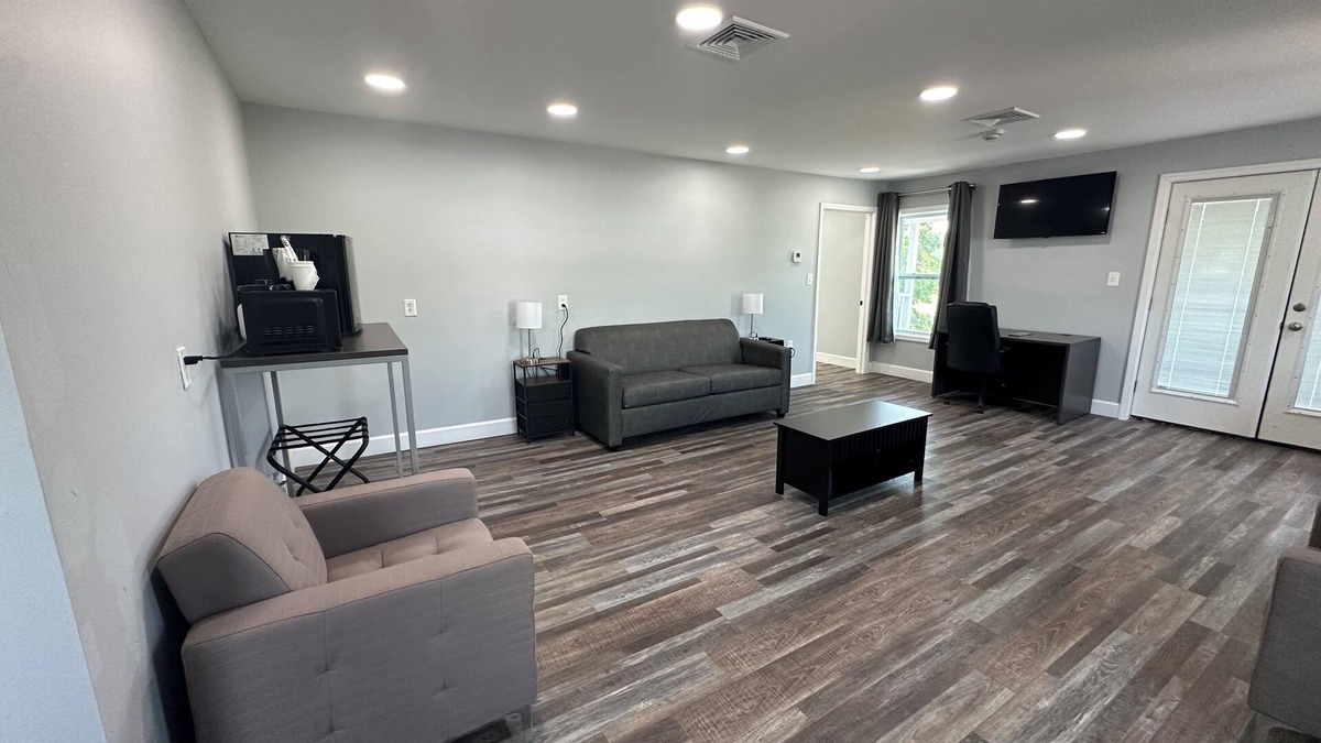 Iuka Hotel | Lake Park Inn